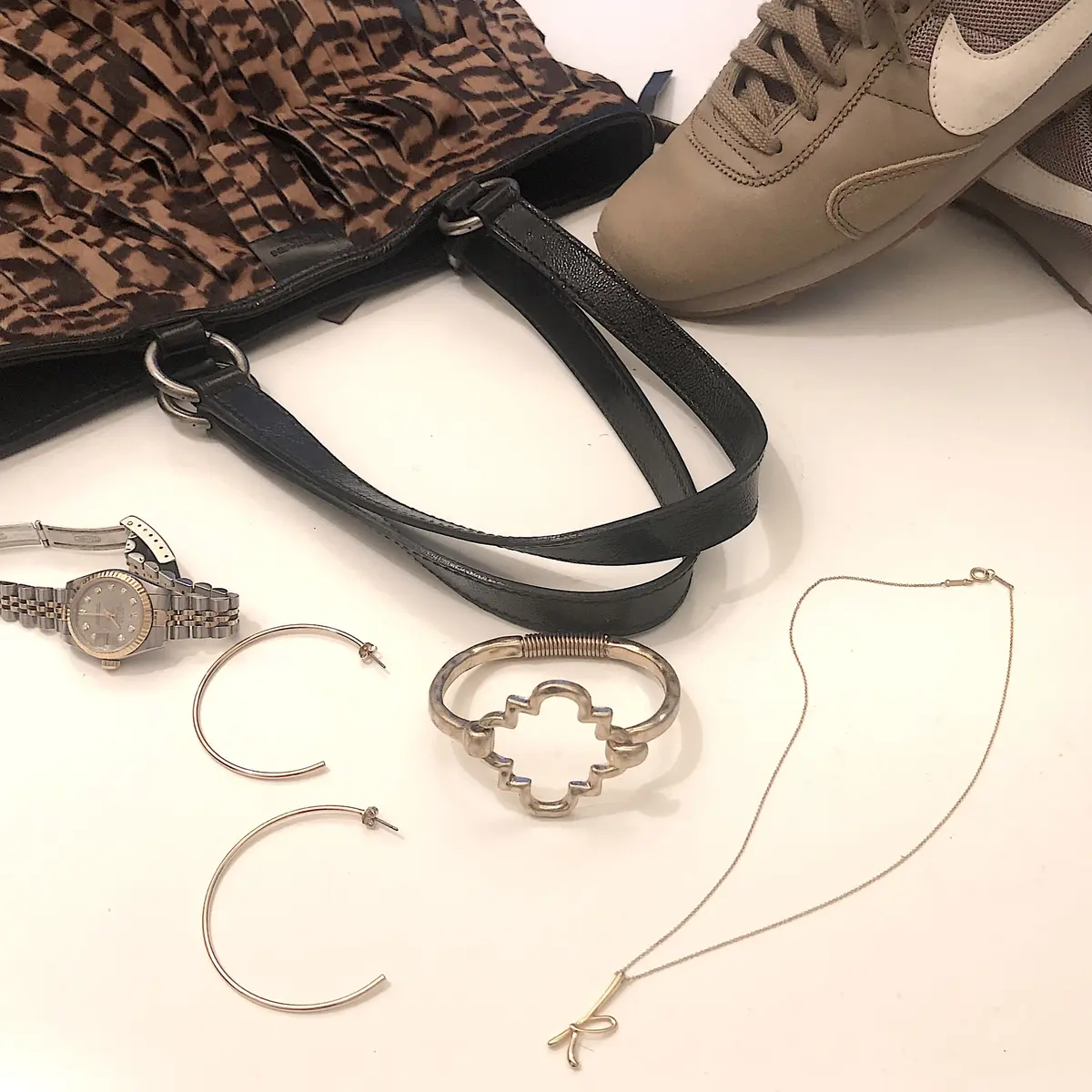 スポーティー・ベージュコーデの画像_4