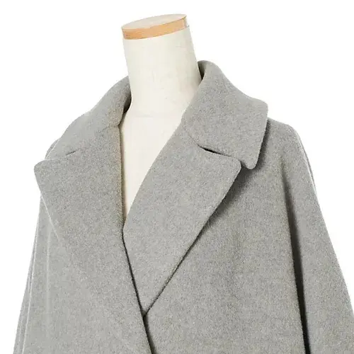 ブランドを代表する人気コートに、待望のロの画像_3