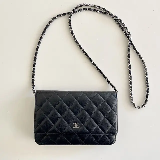シャネルのチェーンウォレット