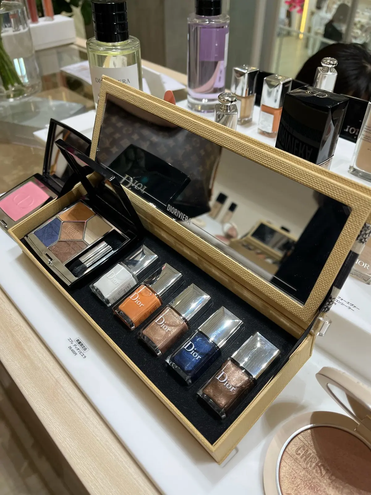 コフレ　ディオリビエラ