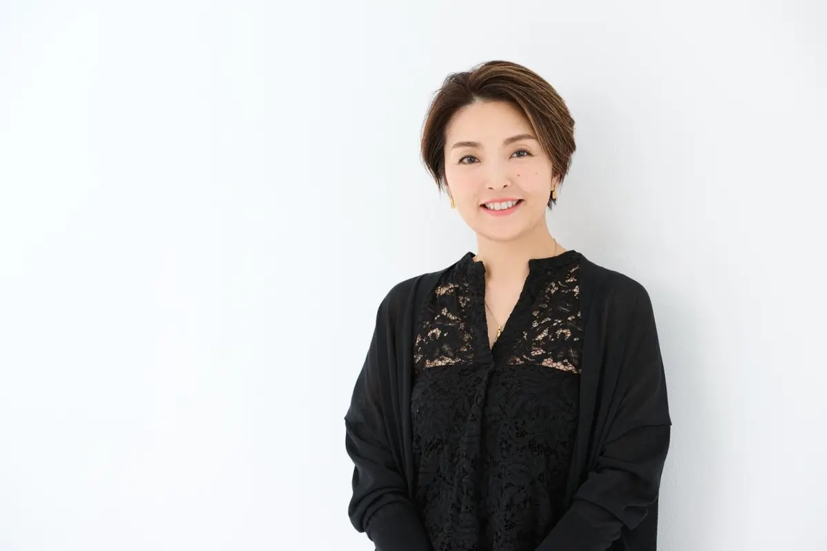 OurAge×Webエクラ メイクアップアーティスト　レイナさん