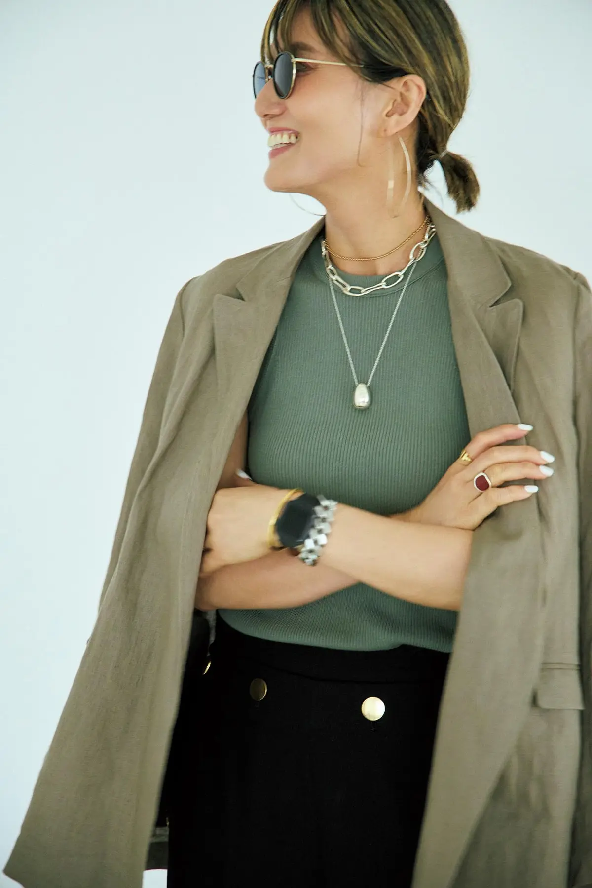 夏も地味色コーデが好き！ 地金の輝きを 散らして、華やかさと間延び回避も