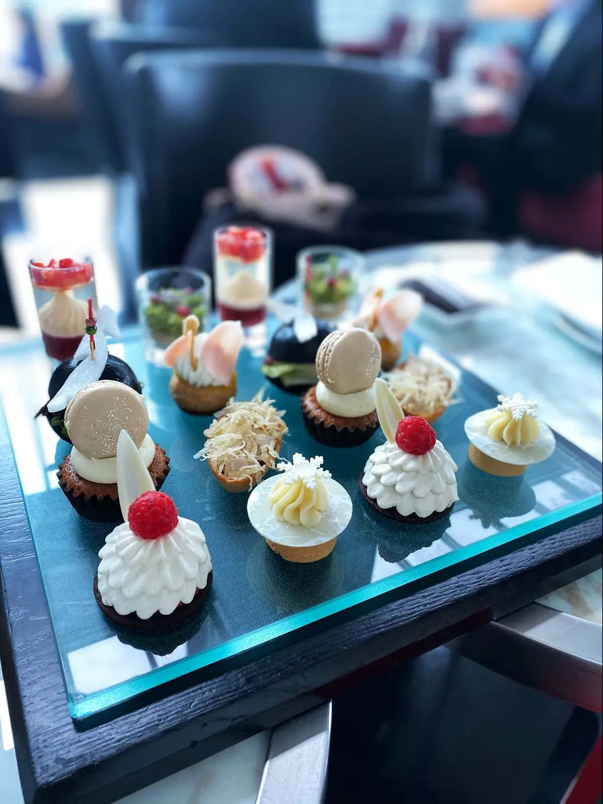 キャメル×ブラック綺麗目コーデの画像_4