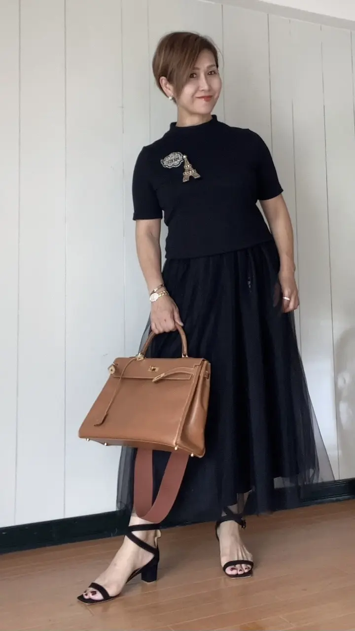 大人可愛い装いでCartierのイベントの画像_1