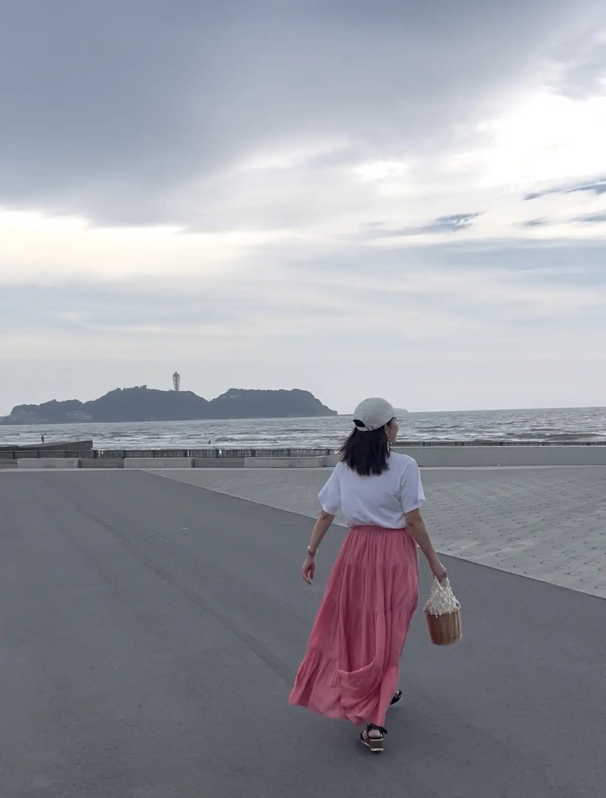 UNIQLOTシャツとティアードスカートの画像_10