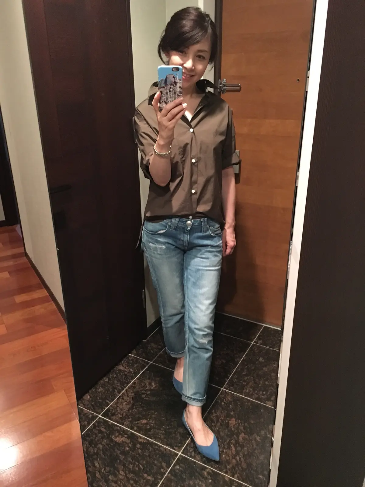 マディソンブルー　カーキシャツの画像_1