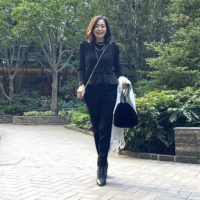 “辛口感”を意識した上下黒のコーデ