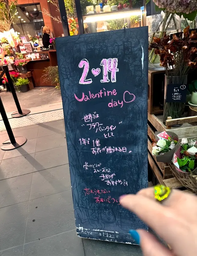 お出かけの日のオールブラックコーデ。の画像_5