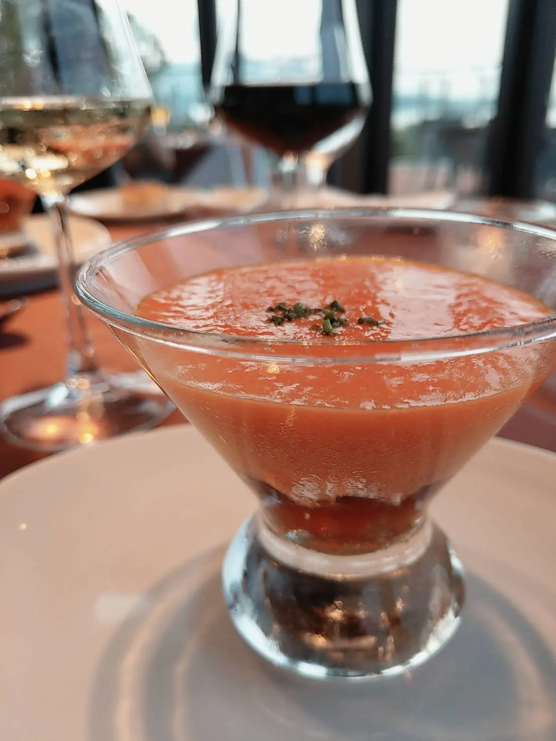 “大きく効かせる黒”とルビーレッドのノーの画像_4