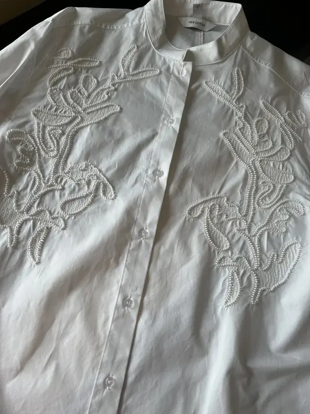 H&M 刺繍ブラウス