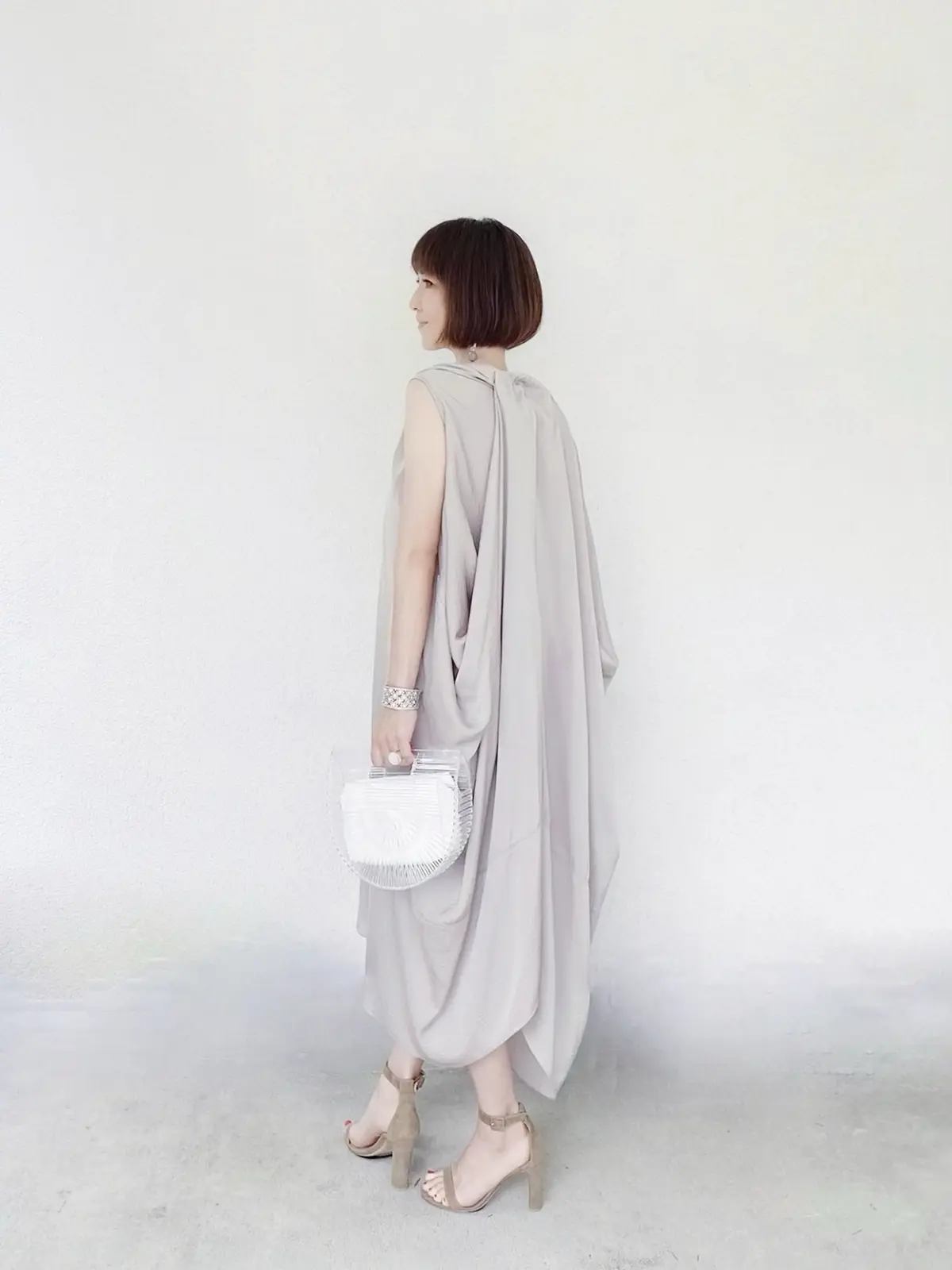 ドラマティックなノンストレスワンピース　バッグスタイル