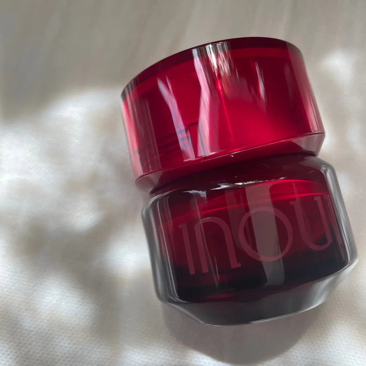 インウイ クリームファンデーション 全5色 30ｇ SPF30・PA++ ￥8,800／資生堂