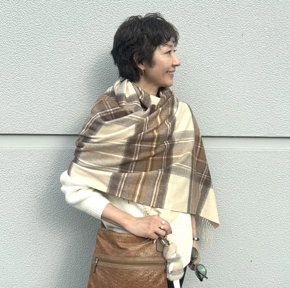 華組　細谷奈弓さん　ストール　ジョンストンズ　チェック　髪型　