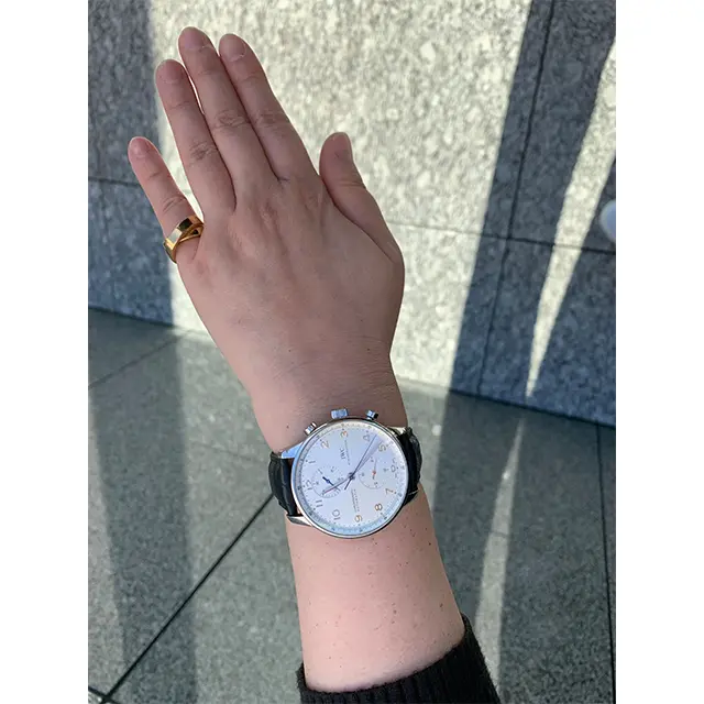 メンズウォッチ×ゴールドのピンキーで潔く（本誌副編集長S川）