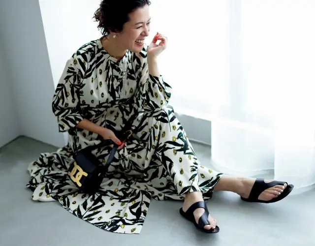 レザーサンダル の大草直子