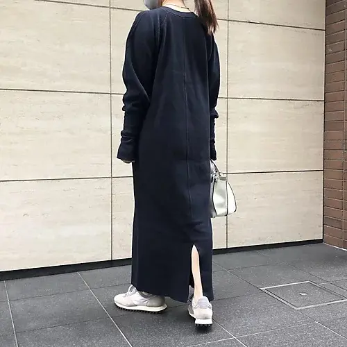 【50代 ファッション】意外。「ネイビーの画像_16