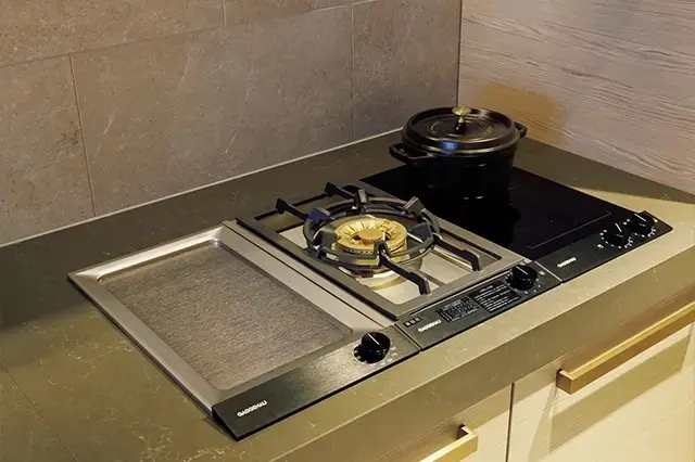 コンロはガゲナウ。