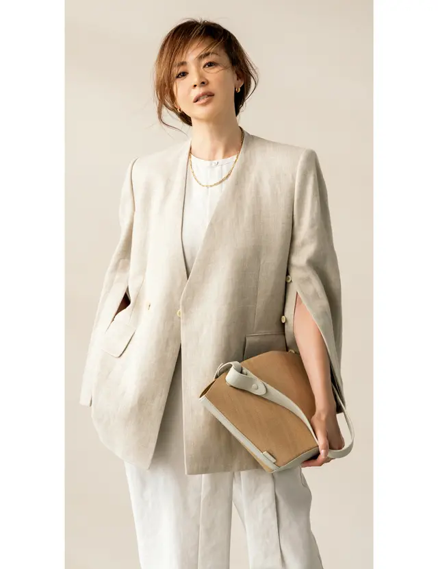 ハイクのノーカラージャケットのSHIHO