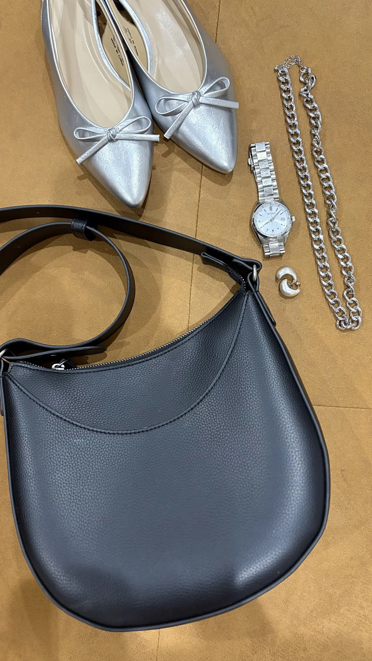 プチプラ　ユニクロ　ショルダーバッグ　サンダル　GU　シルバーアクセサリー　ラティス