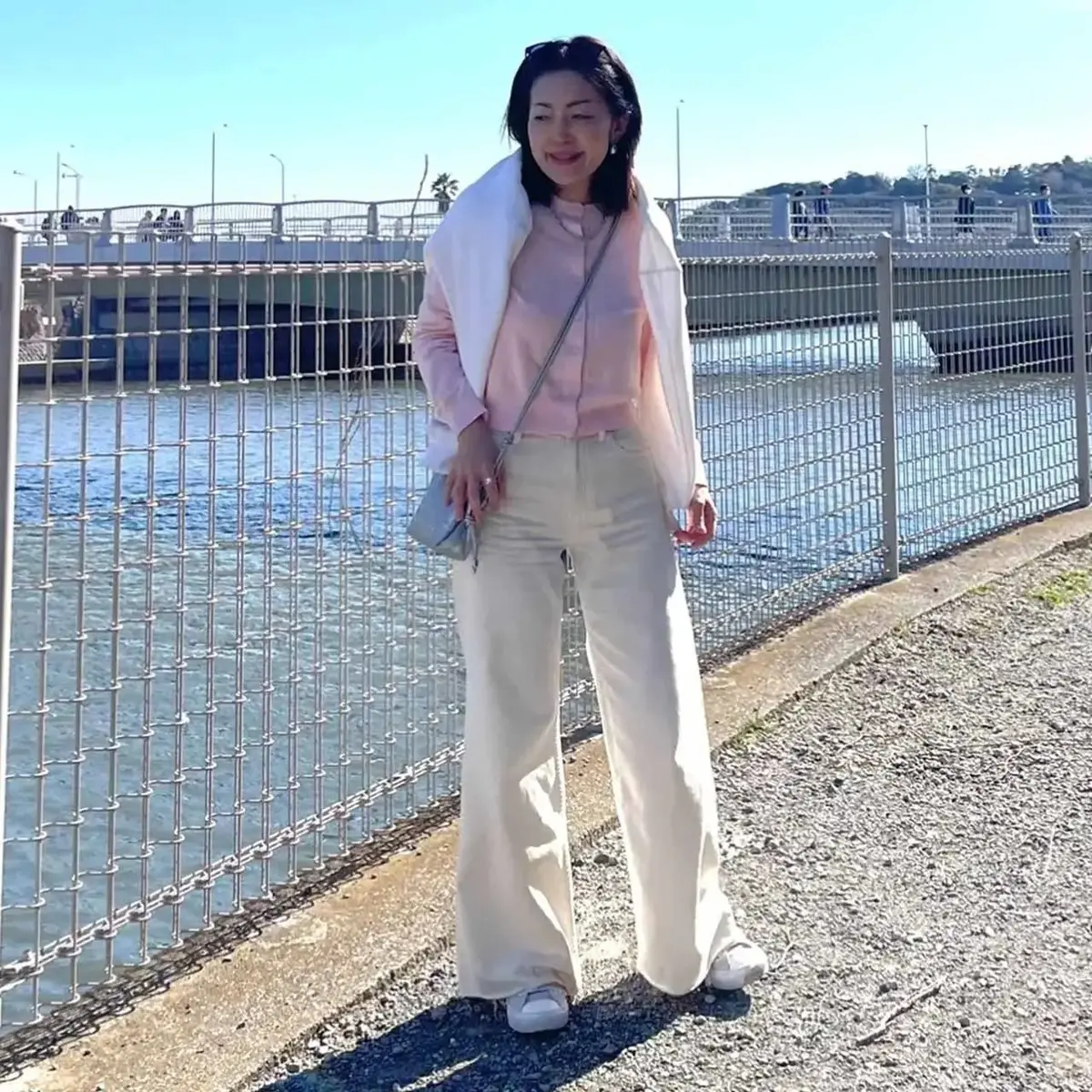 【50代のランチコーデ5選】デニムやボーダートップスを使って“頑張りすぎない着こなし”を実現！