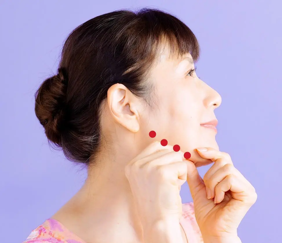 OurAge×Webエクラ　リンパケア　二重アゴ　フェイスライン　プッシュ