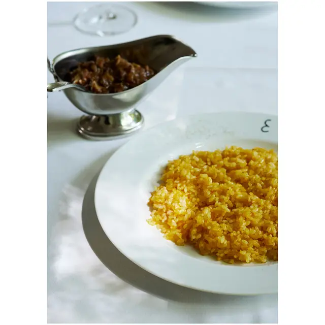 甘く炒めた玉ねぎ、トマト、牛肉をビネガーで煮込んだ「ミロトン」￥3,280。伊達さんはオンラインでも購入し、家で楽しむのだとか