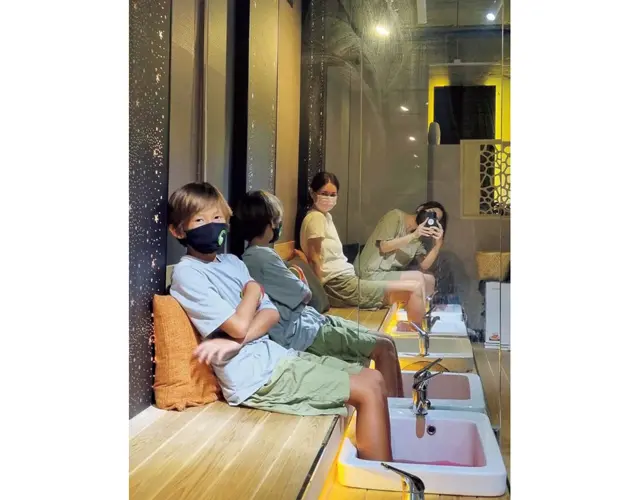 子供たちの初マッサージ体験