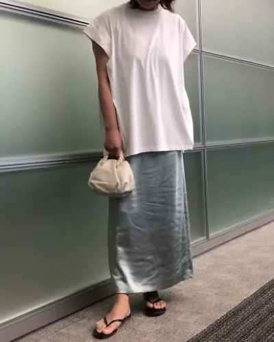 E by eclat 艶とろIラインスカート ￥18,700