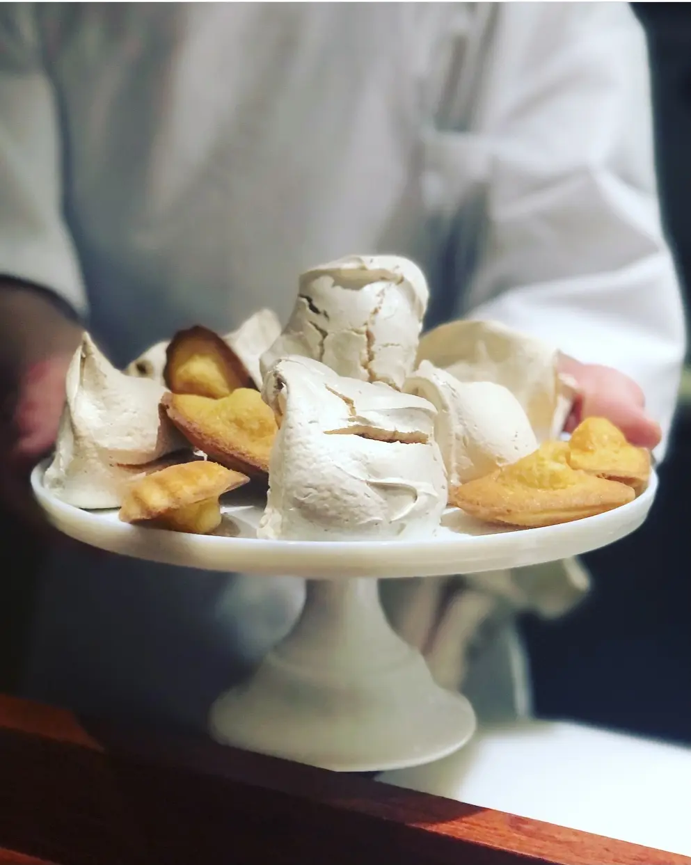 brownカーディガンで、銀座レフアオキの画像_2