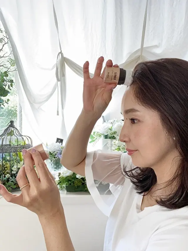 アラフィー世代　髪型　ヘアカラー