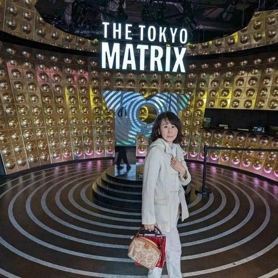 冬のホワイトコーデで東急歌舞伎町タワー《の画像_9