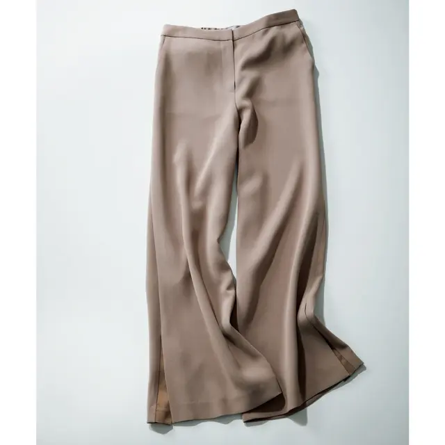 パンツ￥31,900／リンク・セオリー・ジャパン（セオリーリュクス）