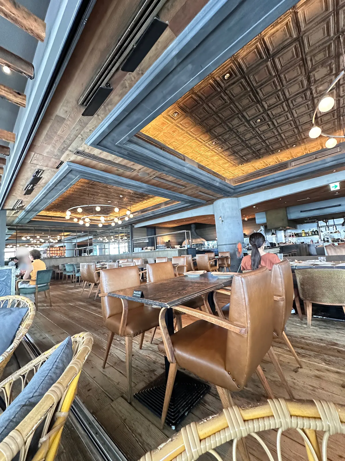 「黒トップス×デニム×カゴバッグ」夏のはの画像_5