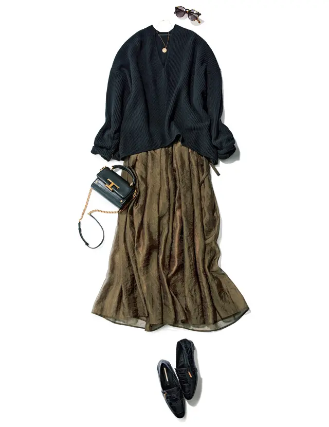 辛口カラーの組み合わせは透ける光沢素材で変化を