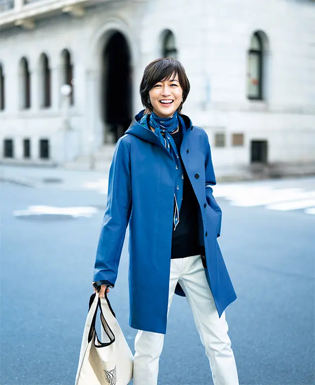 【Blue coat】春風に誘われる日はさわやかなブルーのコートでさっそうと
