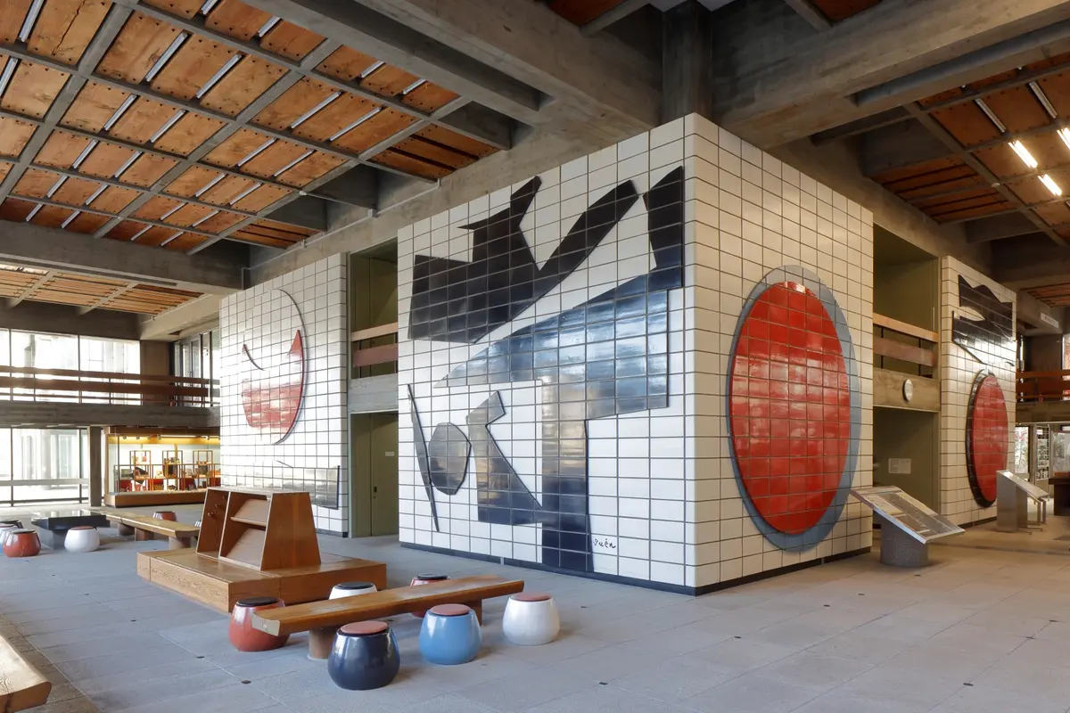 香川県庁舎東館陶画《和敬清寂》　1958年　撮影：木奥惠三、2025年