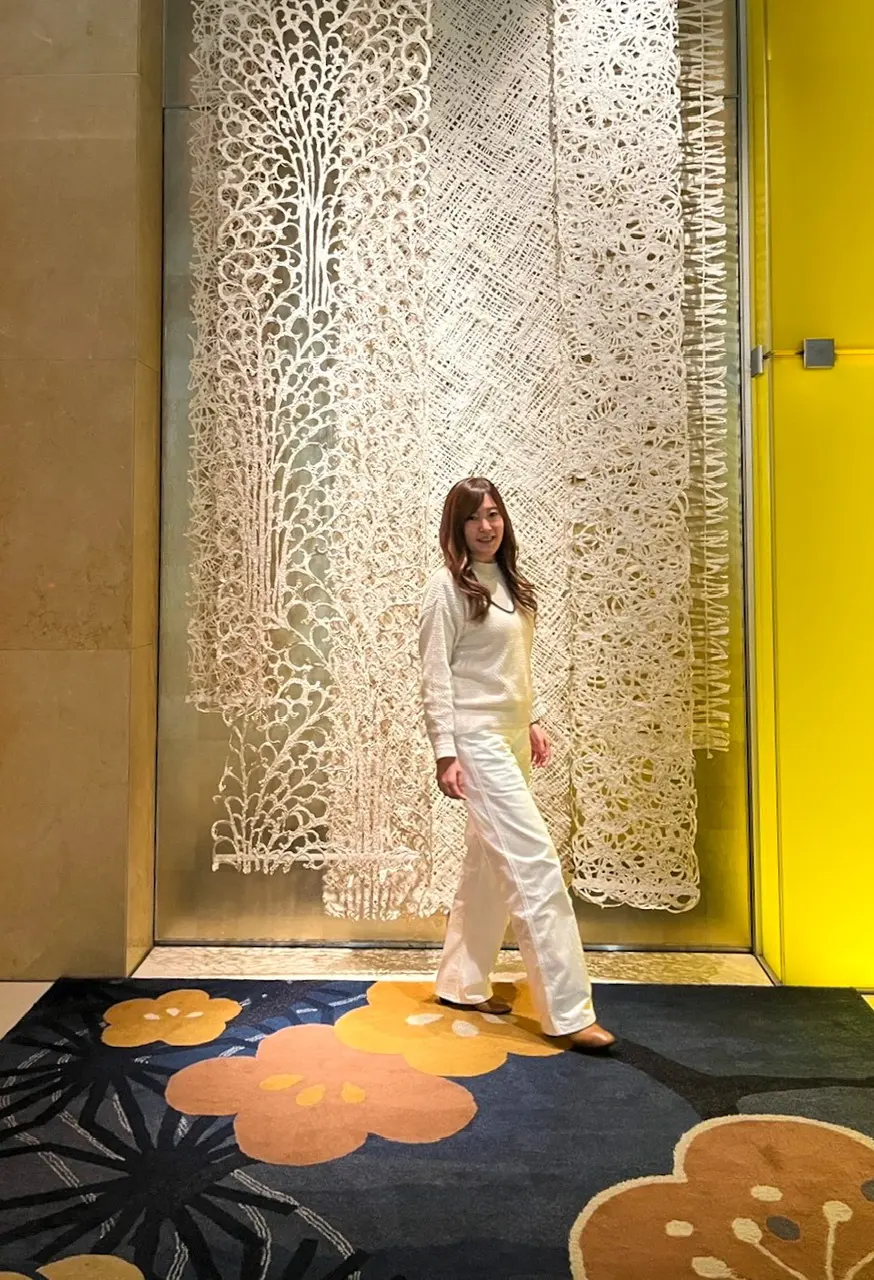 冬のホワイトコーデで、ホテルの朝食へ♡の画像_2