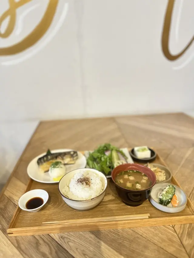 那須ランチはシンプルにブラウン×ワイドデの画像_3