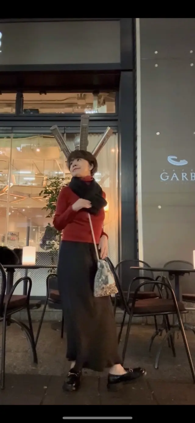 秋寒は無印良品の赤のトップスで温もりをチの画像_1