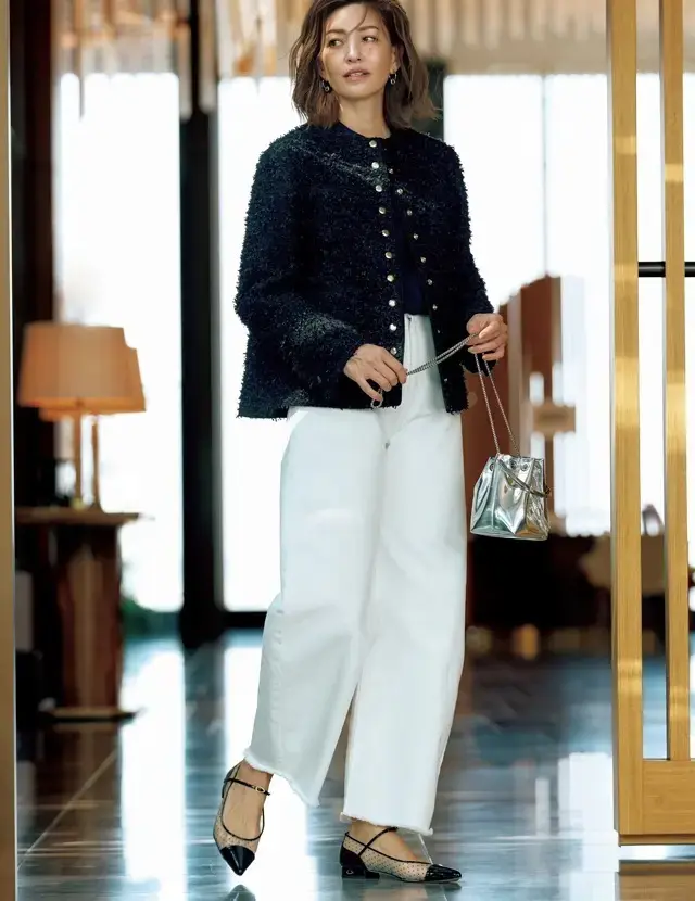 フェミニンなツイードをさらりとかっこよく着こなす。そんな余裕に洗練を感じて