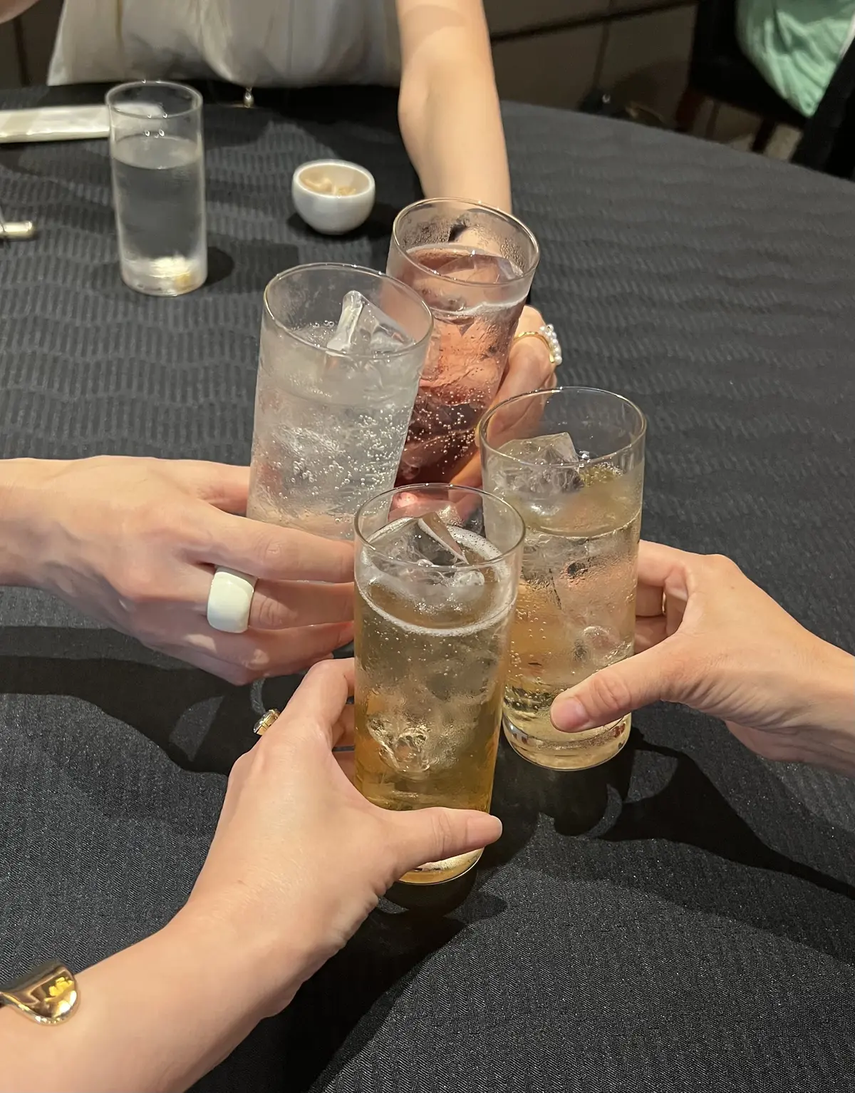 真夏のホテルランチには優しいピンクワンピの画像_4