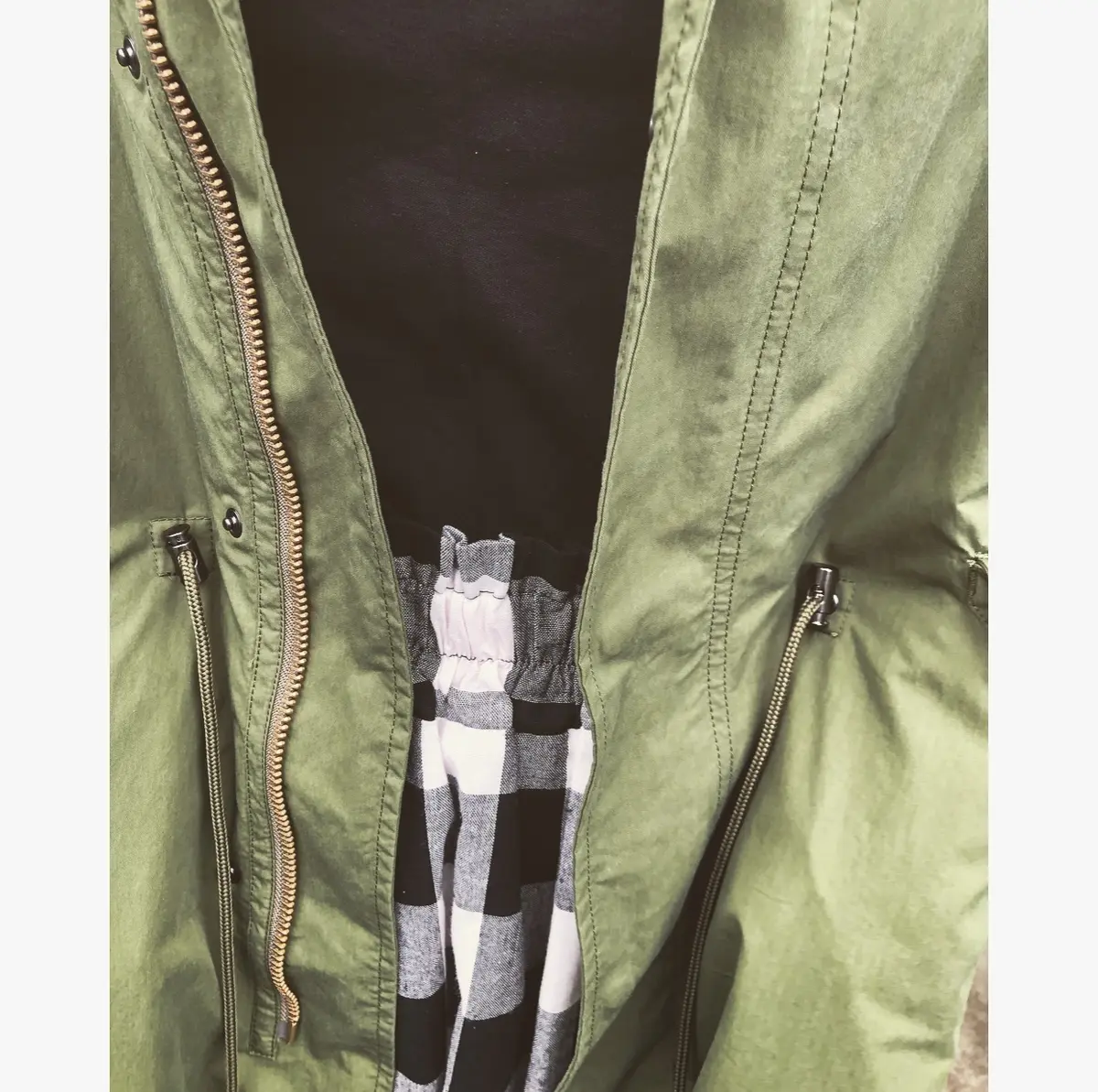 明るめカーキのモッズコートの画像_2