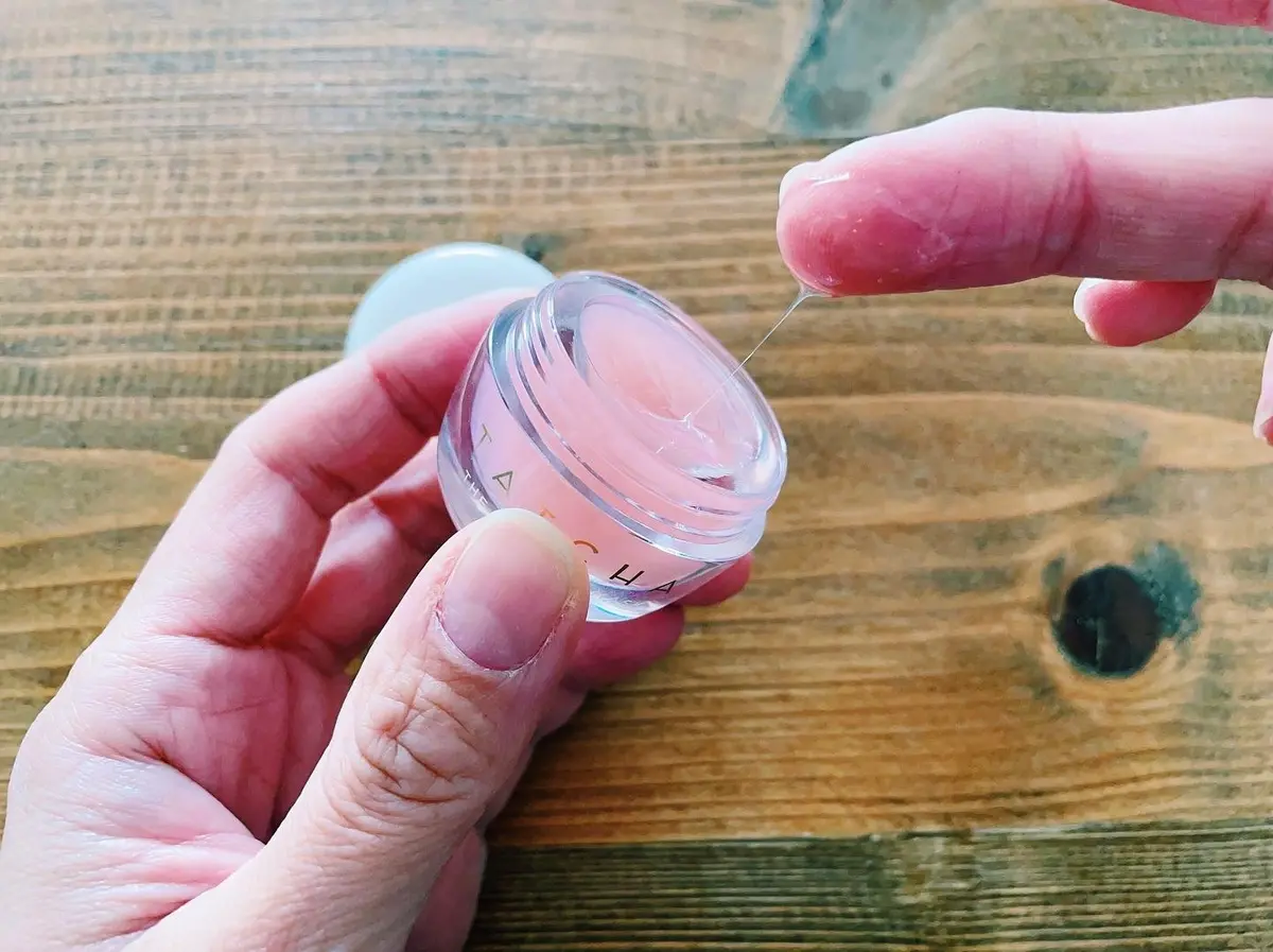 手元、唇、まつ毛。寝ている間にできるパーの画像_1