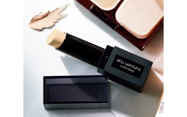 シュウ ウエムラのアンリミテッド ファンデーション スティック
