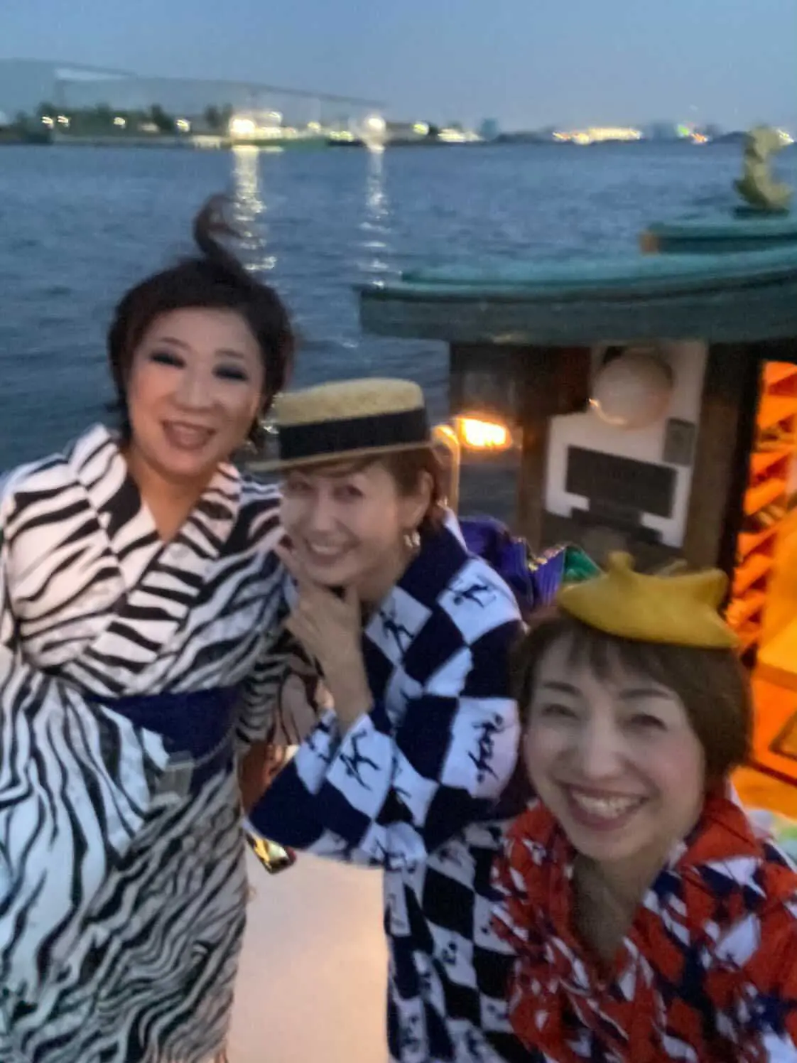 オリンピック柄のピクトグラムの浴衣でお船の画像_4