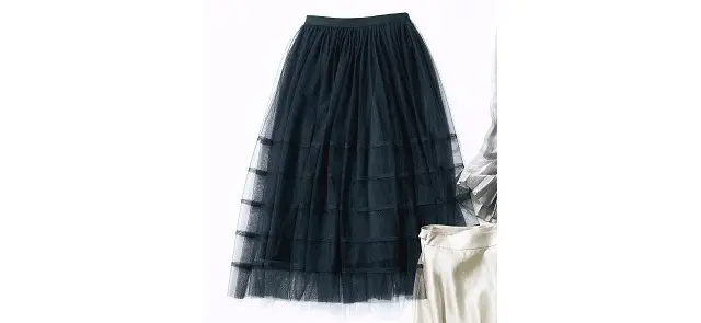 透け感チュールが復活。この春、とっておきの一枚に