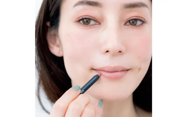 ラインでマスクを取ってもきれいをキープ