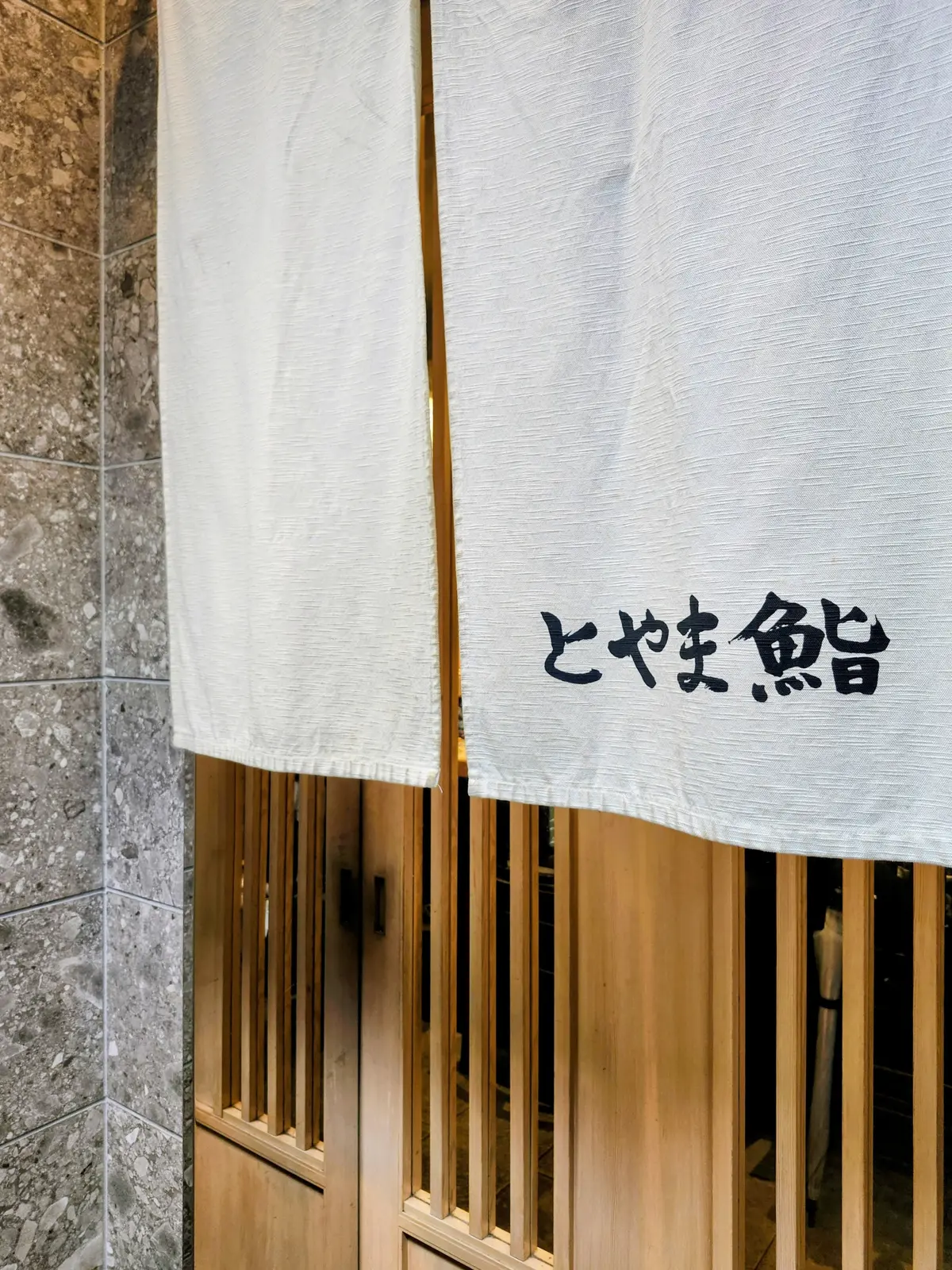 神宮外苑、銀杏並木、紅葉、2025年、ZARA、秋ファッション、秋コーデ、とやま鮨、オーバカナル、銀座ランチ、40代ファッション