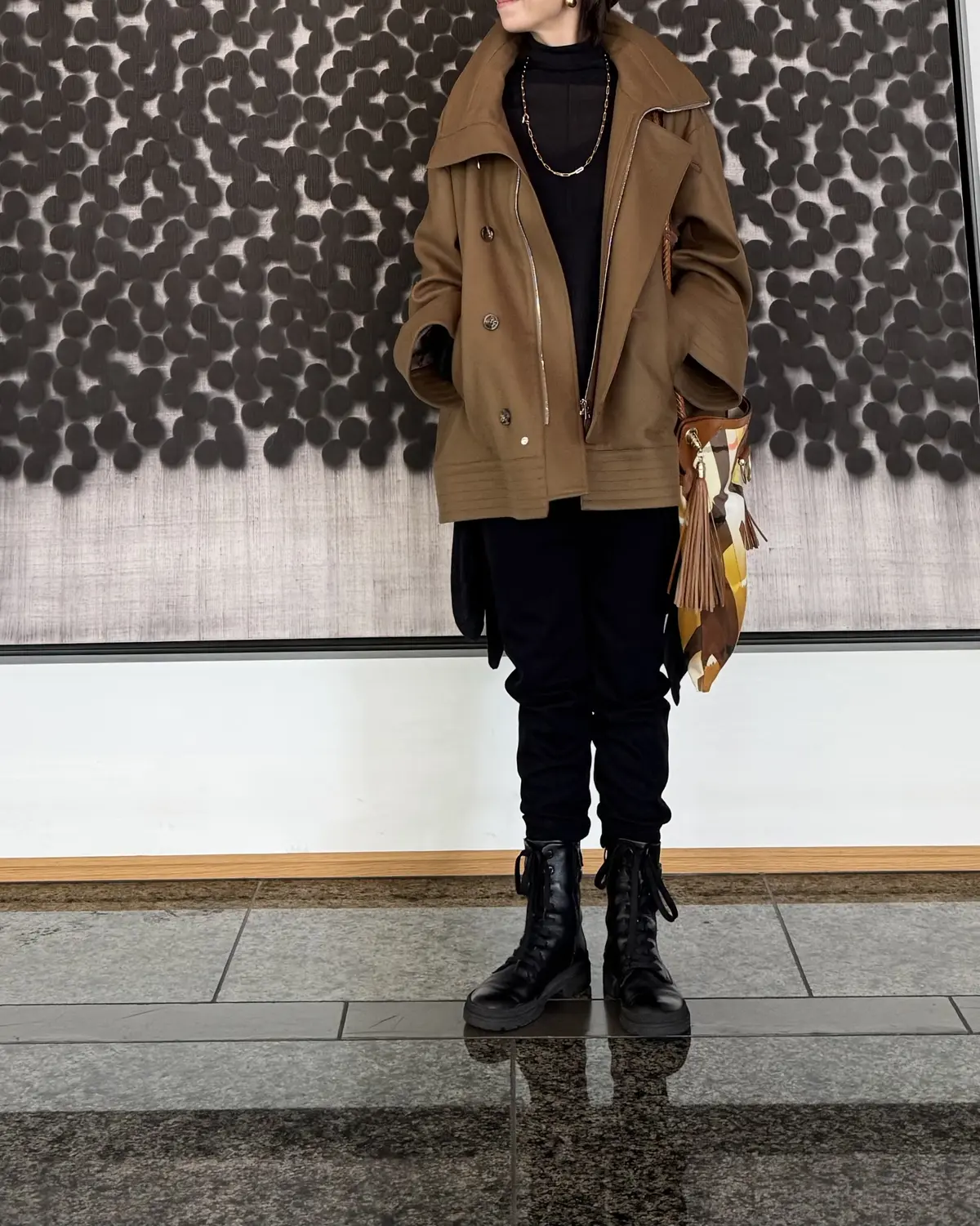 ハーフコートで秋の装いをアップデートの画像_3