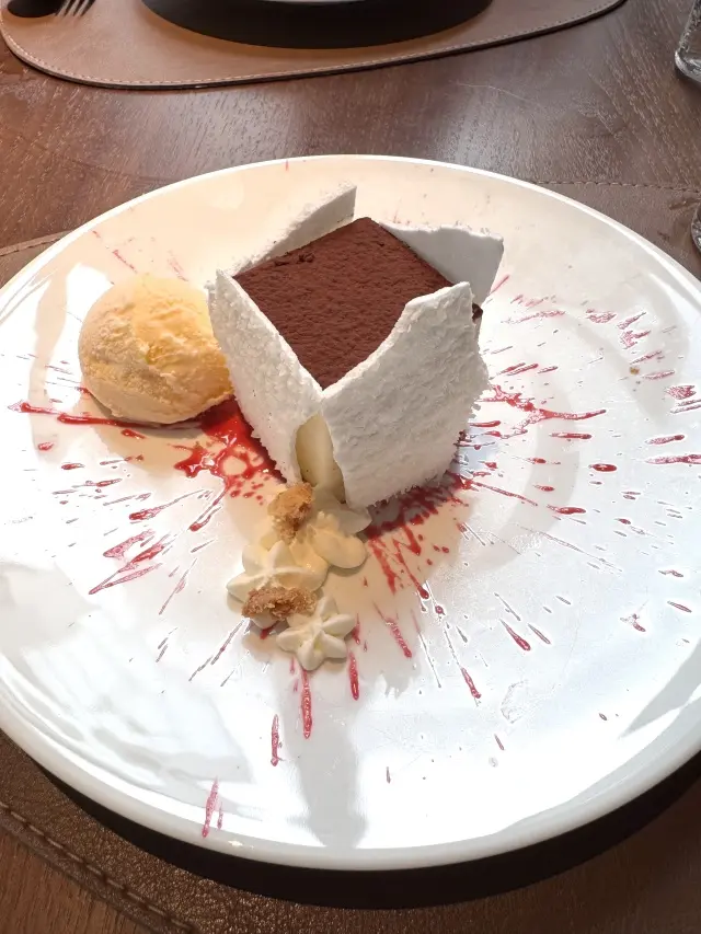 モノトーンコーデで楽しむ真夏のスタイリッの画像_9